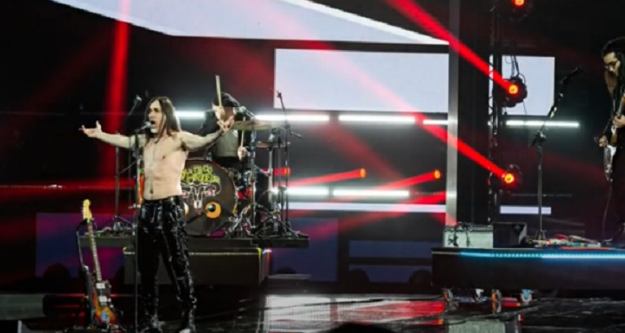 XFactor: Alessandro Cattelan lascia dopo 10 anni, vince Casadilego, Manuel Agnelli a torso nudo