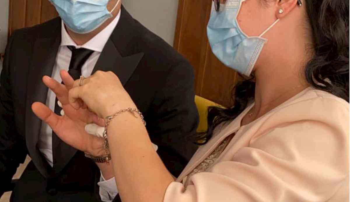 Saronno, entrambi gli sposi hanno il Covid: matrimonio in videoconferenza. "Non vogliamo più aspettare"