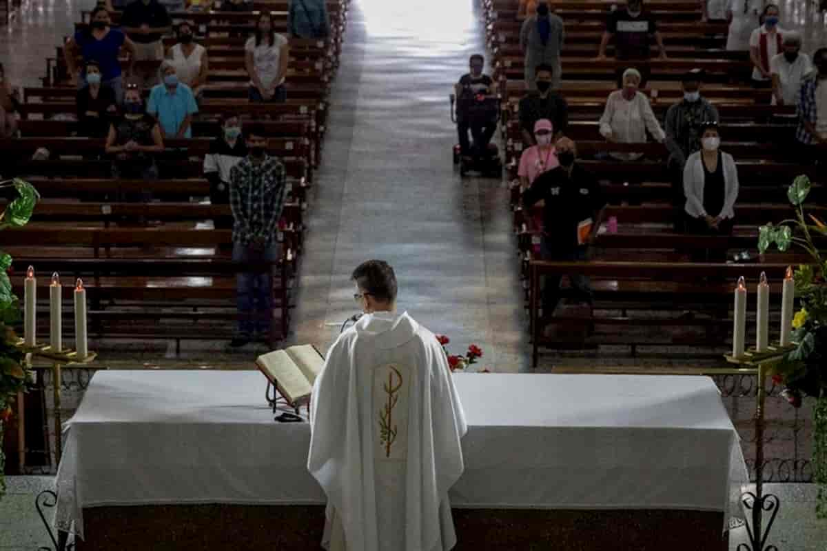 Natale 2020. Messa di mezzanotte e sepolcri imbiancati