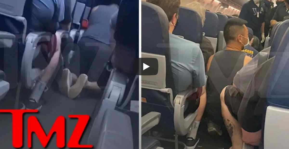 Usa, uomo muore di Covid su un volo United Airlines. Tre passeggeri lo soccorrono ignari: il VIDEO choc