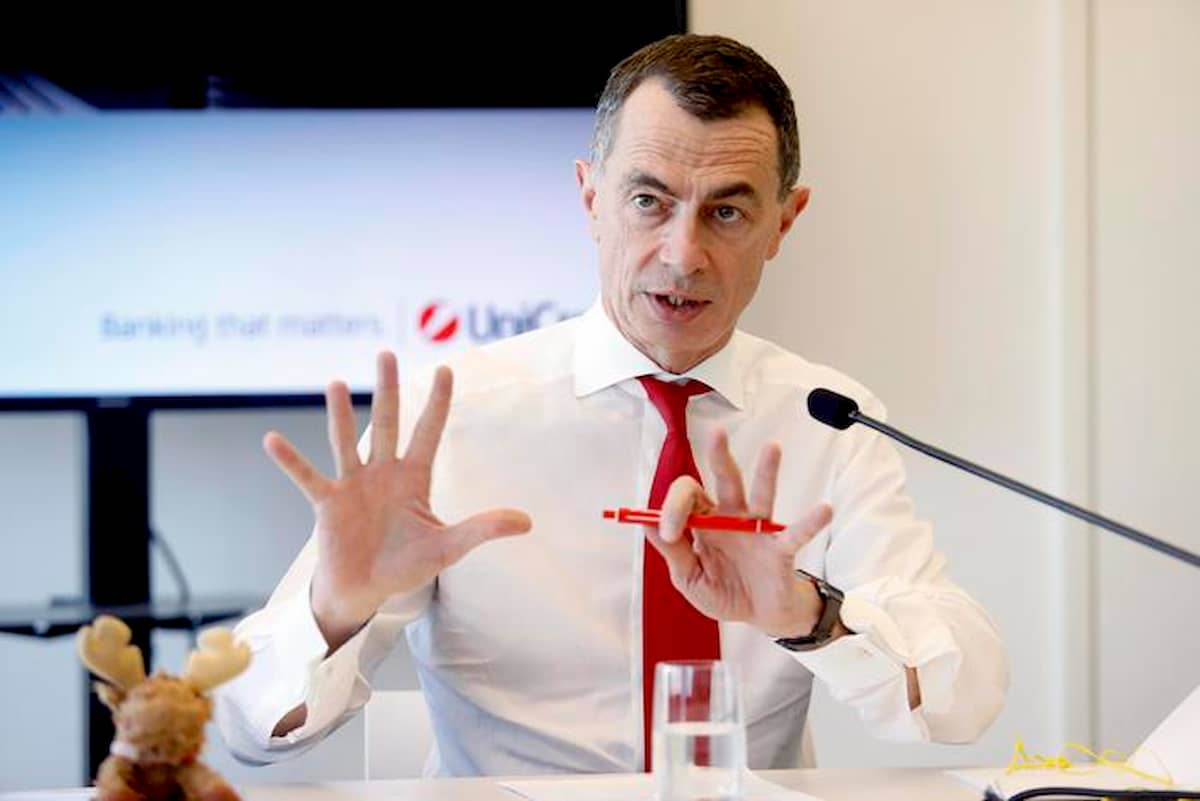 Unicredit: Mustier lascia, il titolo crolla