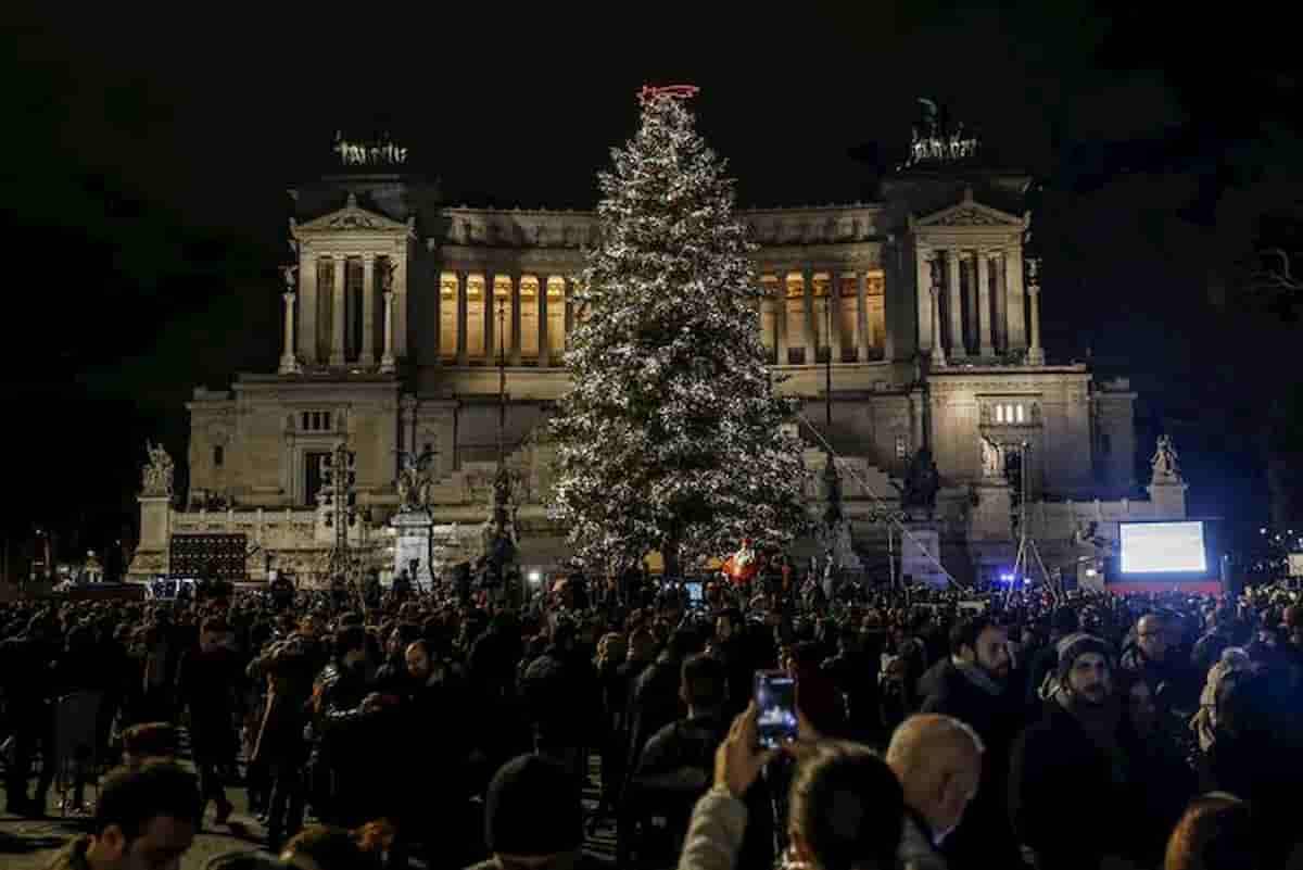 Spelacchio e gente si assembra...Istinto di far gregge, basta 1 su 3