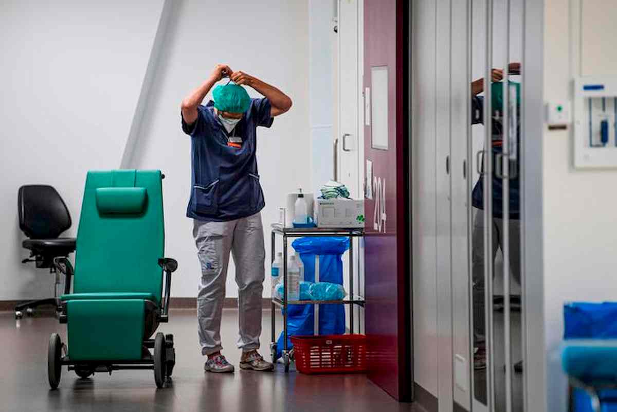 Svezia, niente lockdown anche a Natale. Solo un sms di Stato, sanitari si dimettono in massa