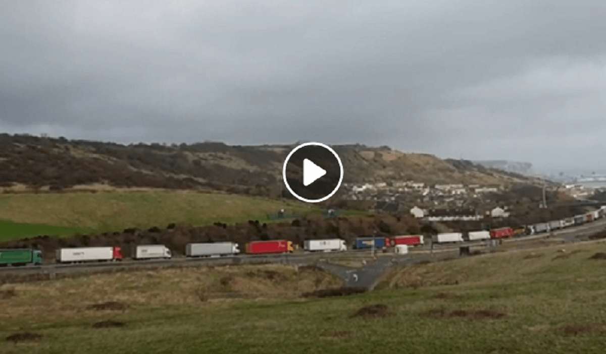 tir in fila nel kent