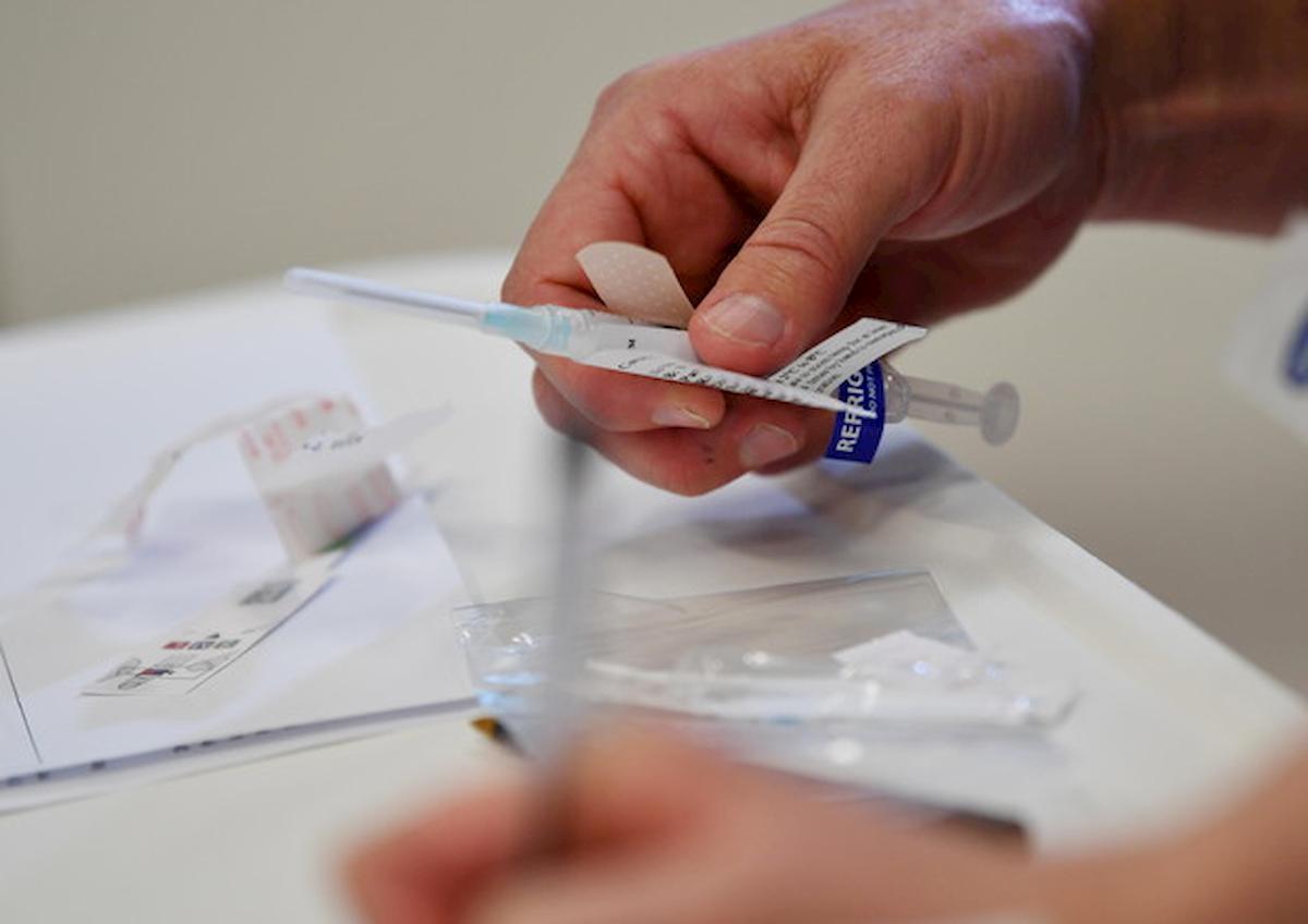 Vaccino calendario, quando il tuo turno. A quello del governo aggiungi almeno due mesi