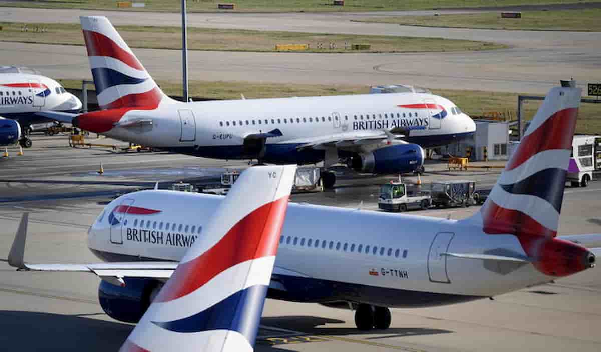 Coronavirus mutato, infetto inglese anche in Italia? 44 mila in fila per sei col resto di due...