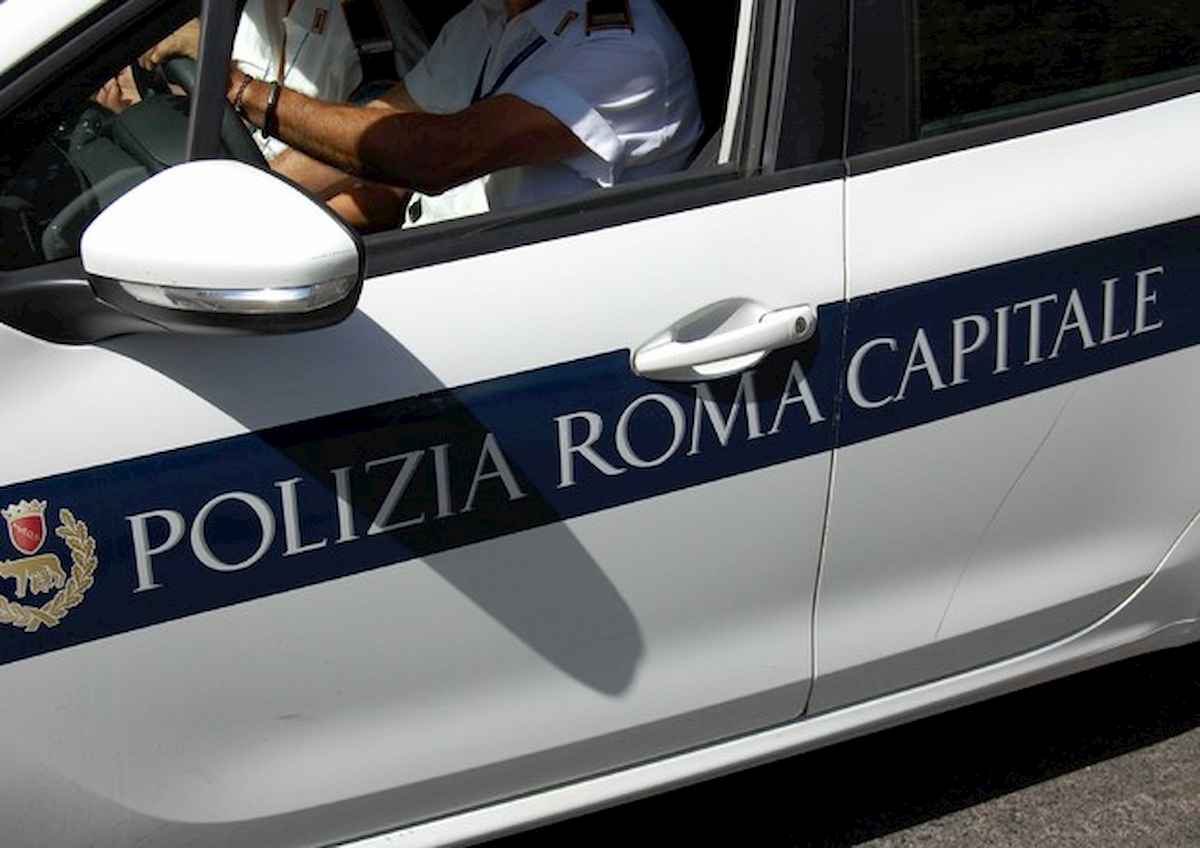 Vigili Roma in lotta dura senza paura. Strada mia, non mi sposto, no ruoteran