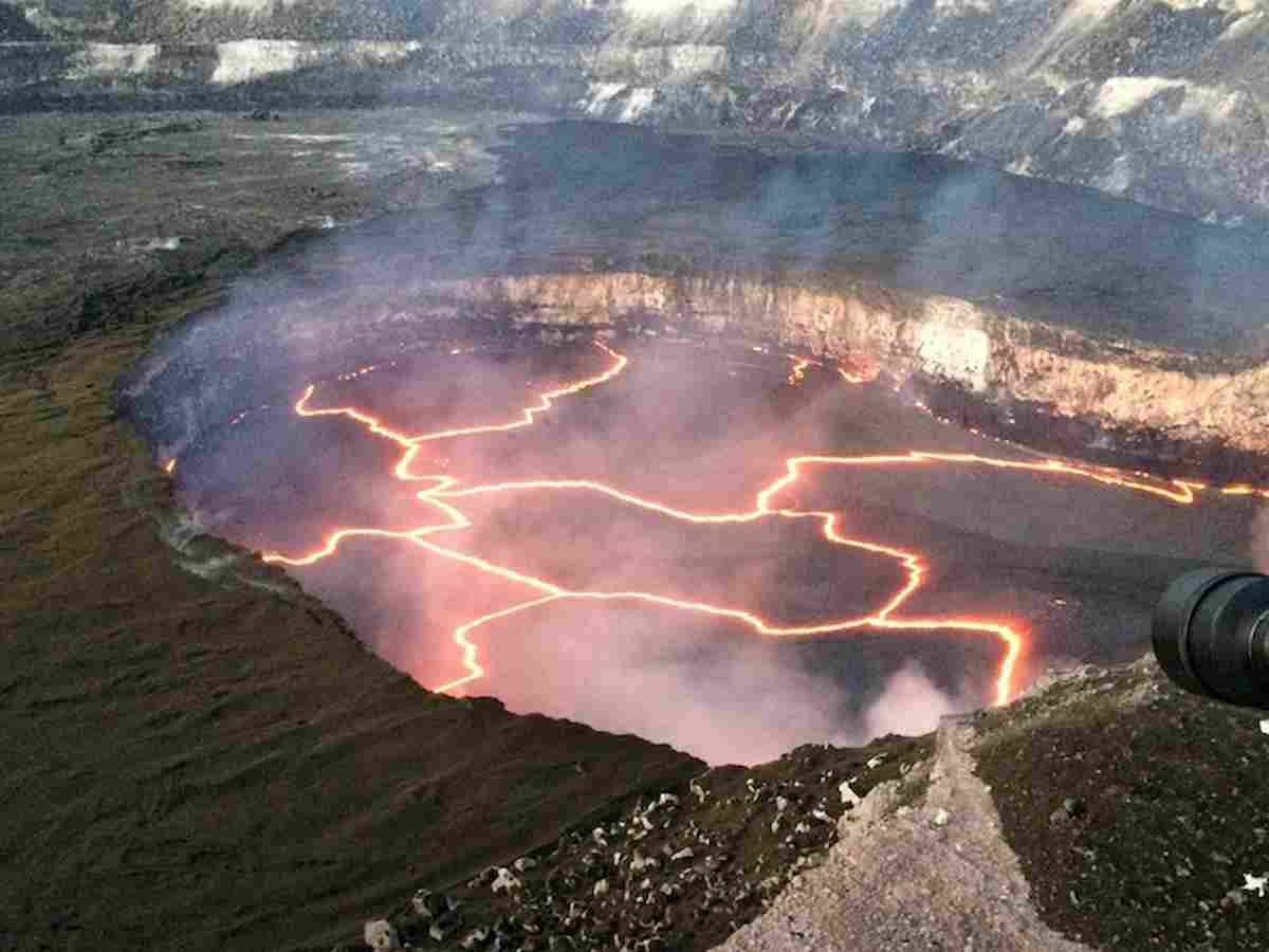 Hawaii, il vulcano Kilauea ha ripreso a eruttare da inizio dicembre: era in silenzio dal 2018