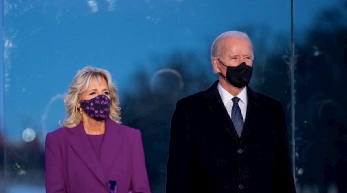 Biden, niente più camere da letto separate alla Casa Bianca: tra le priorità del trasloco il cambio di reti materassi