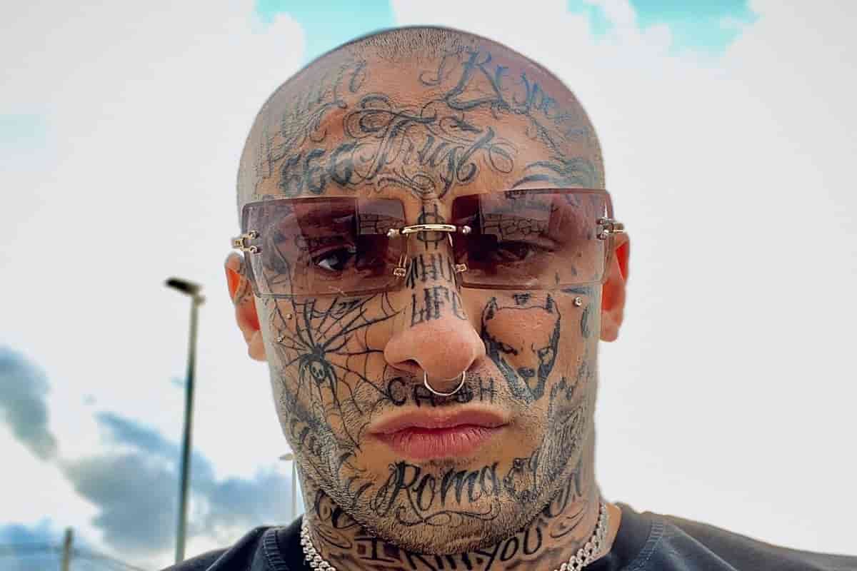 Algero Corretini, aggredisce la compagna con una spranga. Arrestato l'influencer di "Fratellì"