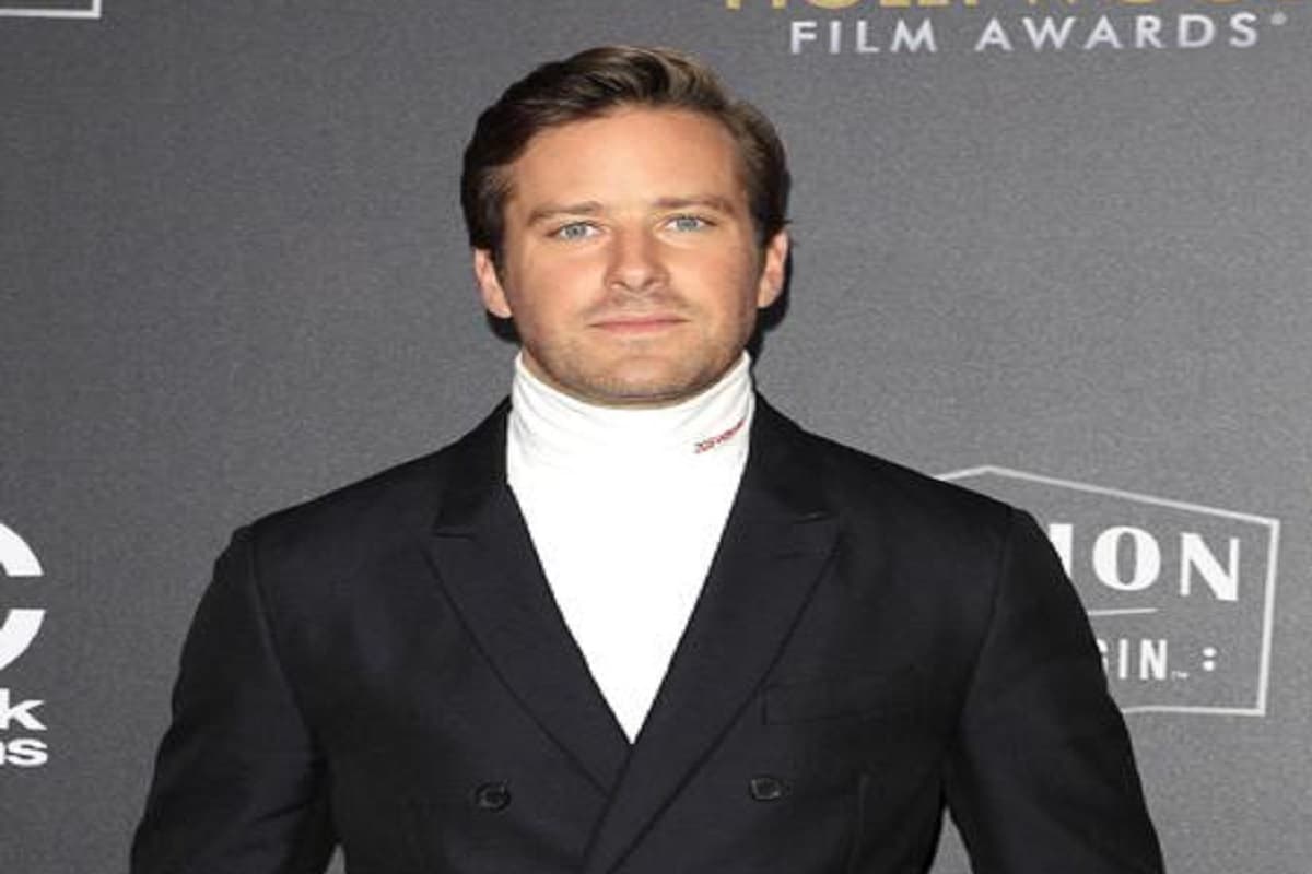 Armie Hammer, l'attore è davvero un cannibale? Ovviamente no. Ecco com'è nata la fake news