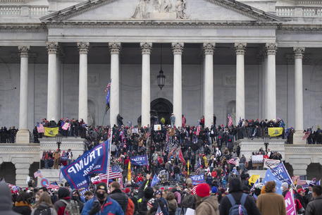 Trump e Biden, non è finita. Cosa accadrà il 20 gennaio? Più truppe a Washington che in tutto il mondo. Basterà?