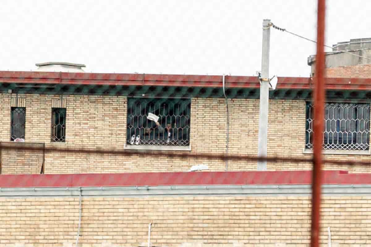 Roma, detenuto evade dal carcere dei Rebibbia. E' un 41enne italiano che ha scavalcato il muro di cinta