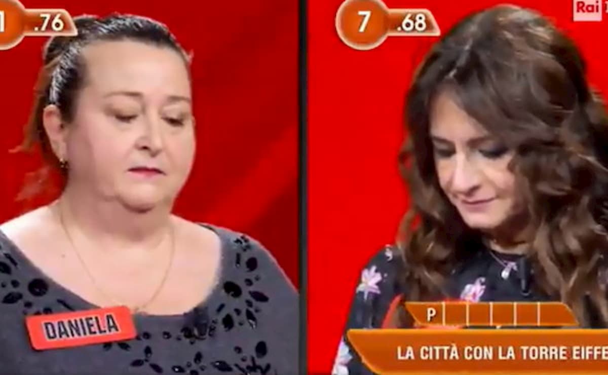 L'Eredità gaffe città Torre Eiffel