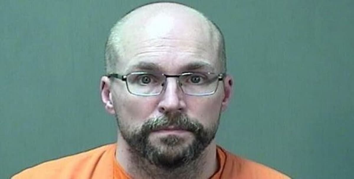 Farmacista negazionista distrugge 500 dosi del vaccino Moderna