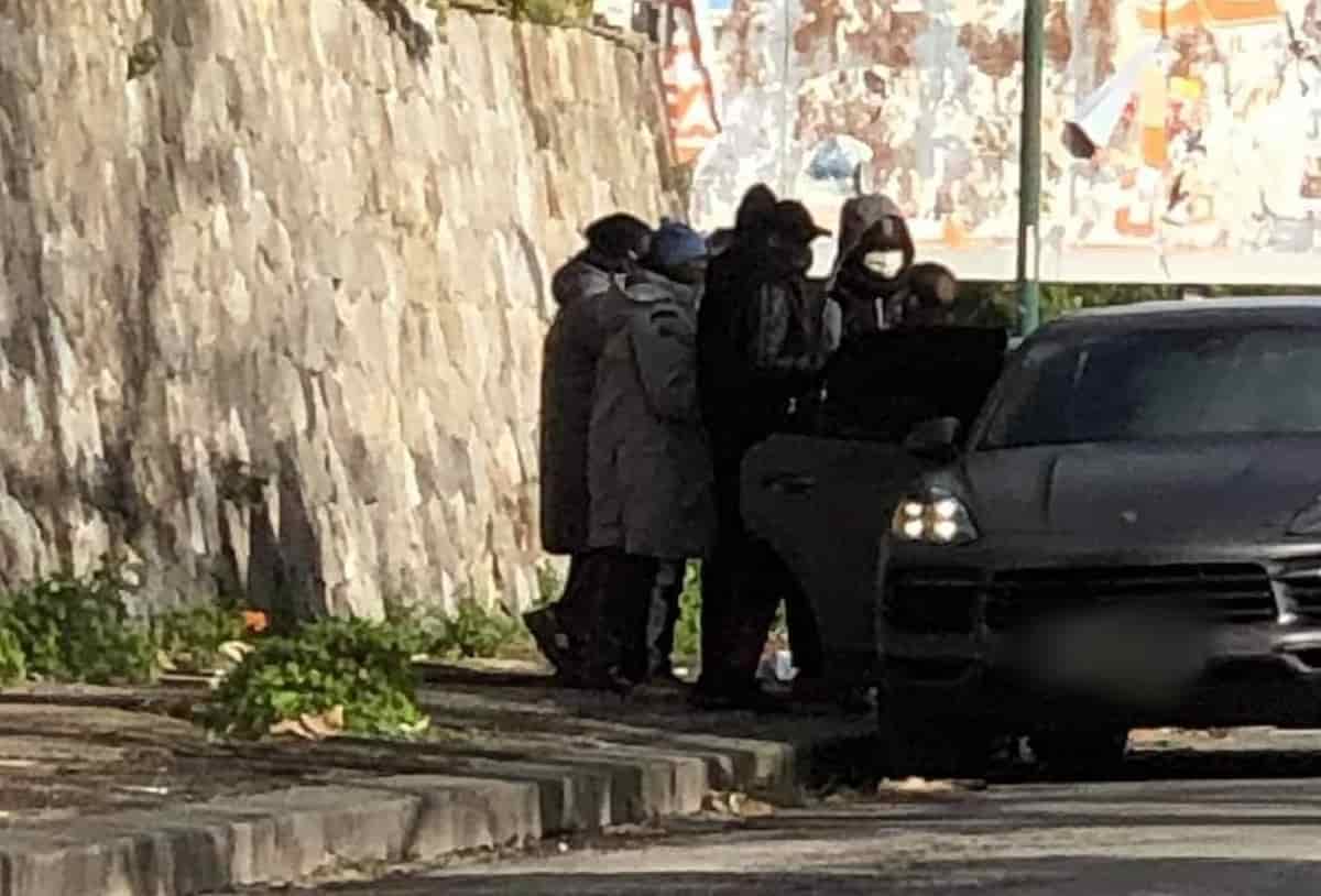 Koulibaly regala giacconi poveri