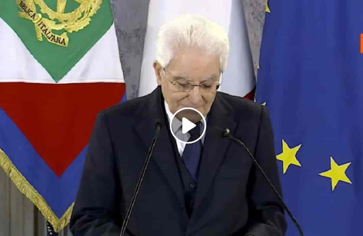 Mattarella e il Giorno della Memoria: "Auschwitz simbolo dell'orrore e della follia razzista" VIDEO
