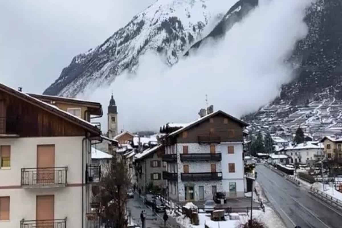 Valle d'Aosta, slavina Morgex: il soffio della valanga ha raggiunto la strada statale 26