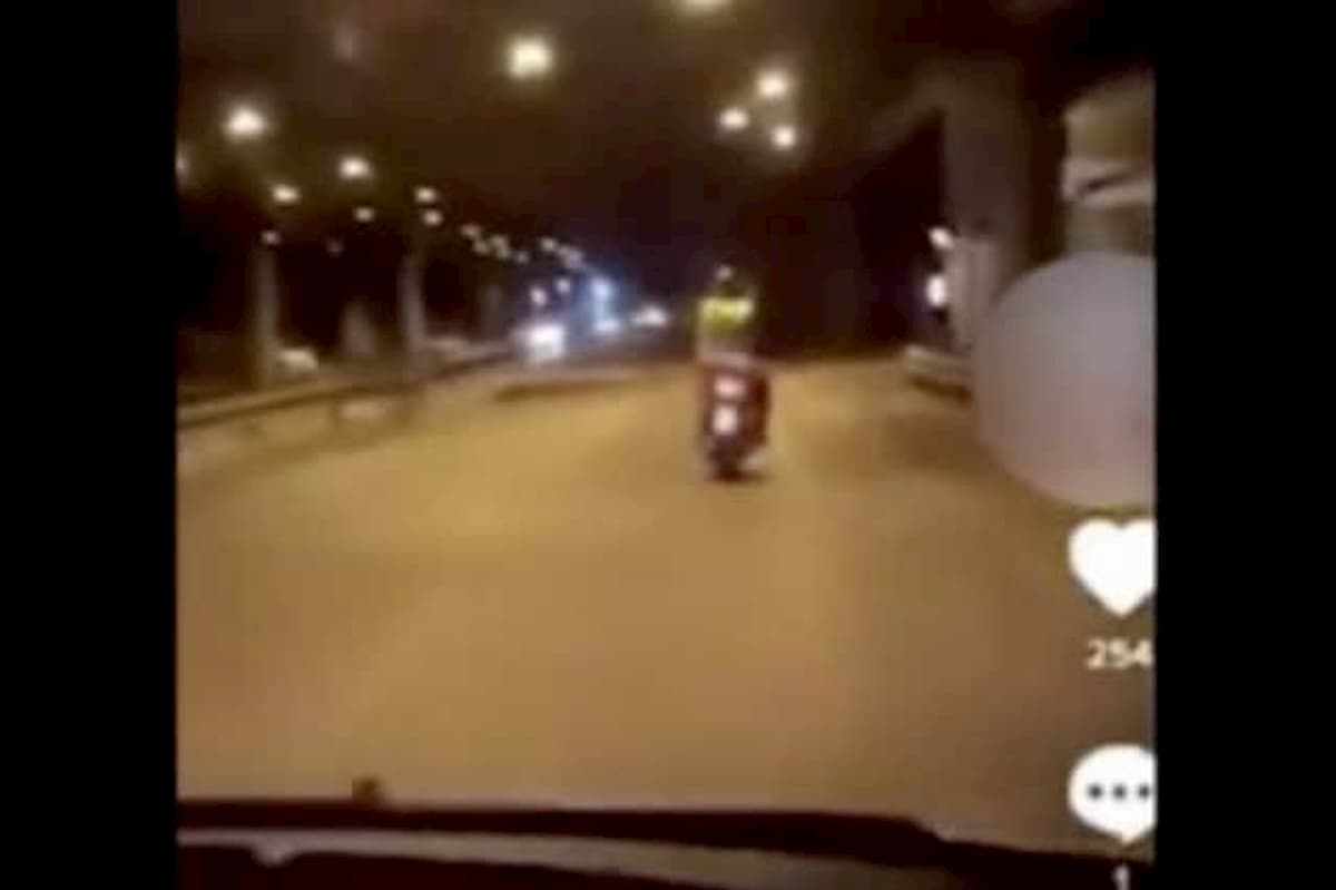 Rider inseguito a Napoli