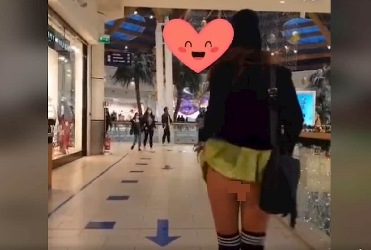 Consigliera comunale Rimini alza minigonna lato B