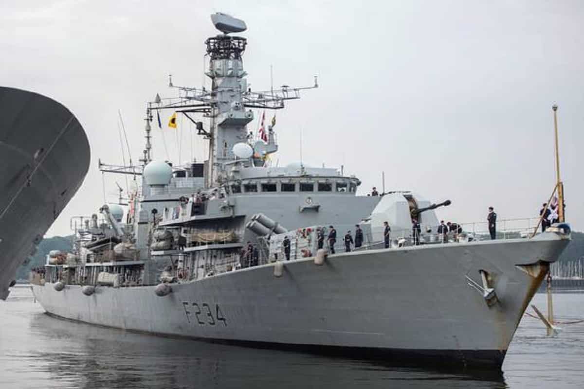 Regno Unito, una sospetta spia cinese è rimasta nascosta per due settimane nella base della Royal Naval Air