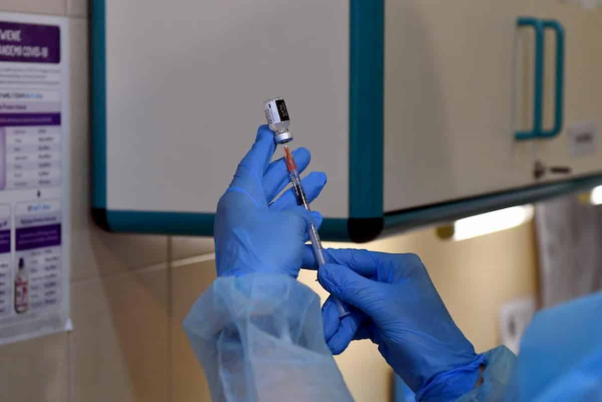 Estate 2021 vaccinati solo i vecchi: le Borse se ne sono accorte, la gente no