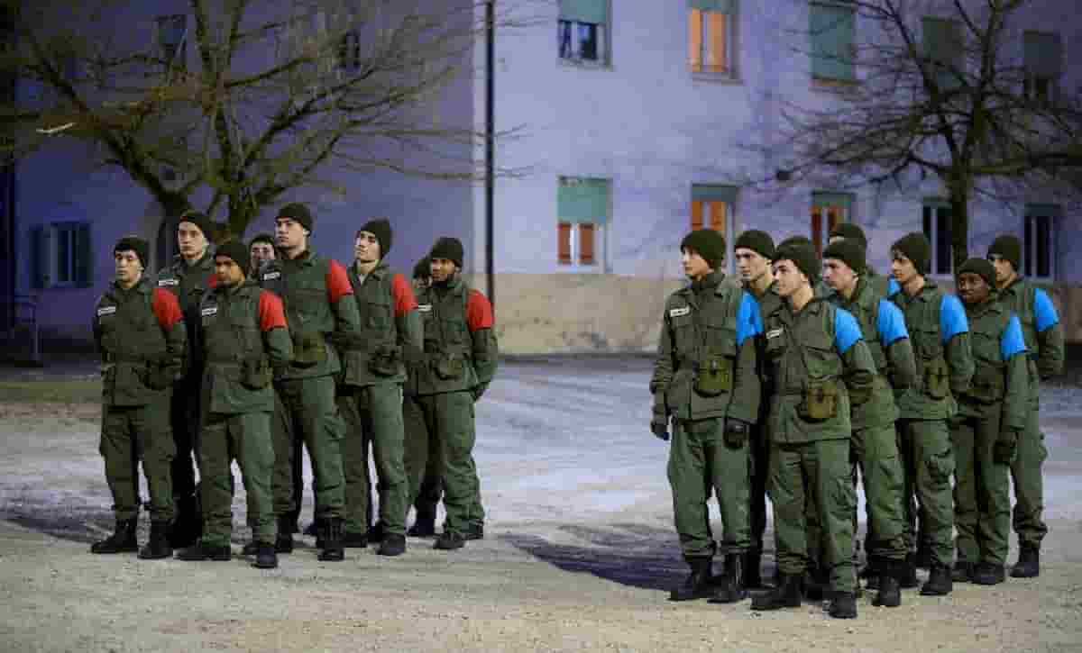 La Caserma, anticipazioni puntata oggi martedì 16 febbraio: da Simone Montedoro alla lezione di Aldo Cazzullo