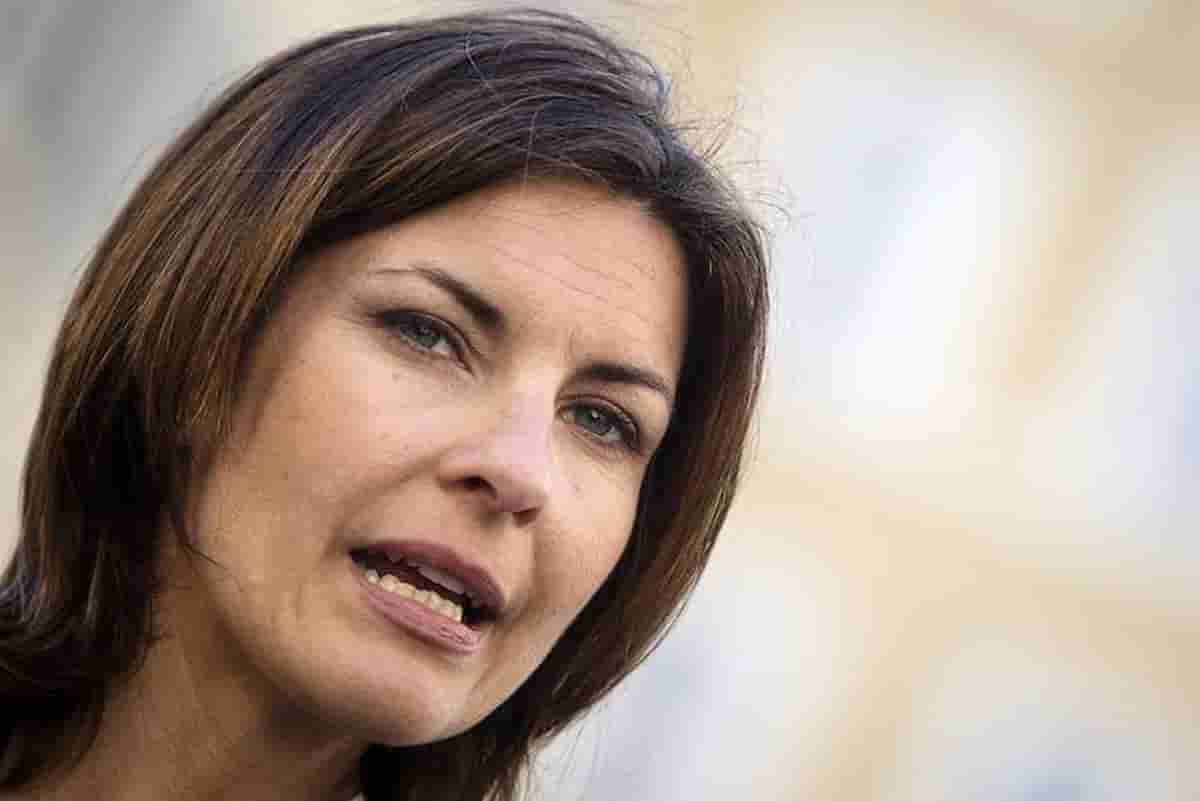 Alessandra Moretti, bomba carta vicino alla sua casa di Vicenza: ma lei era a Bruxelles (è eurodeputata)