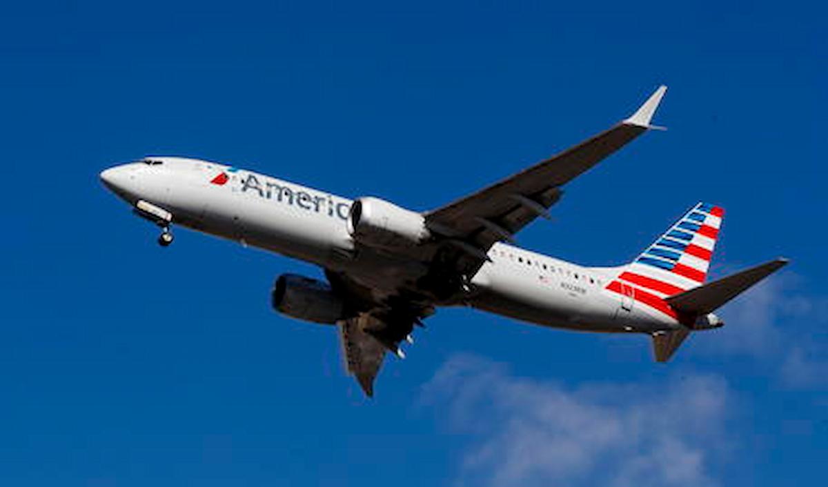 American Airlines, un aereo in volo