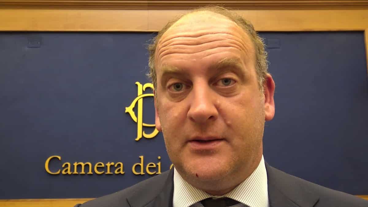 Andrea Ruggieri chi è: età, fidanzata Anna Falchi, zio Vespa, vita privata del deputato ospite di Oggi è un altro giorno