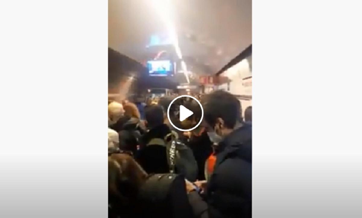 assembramento stazione termini