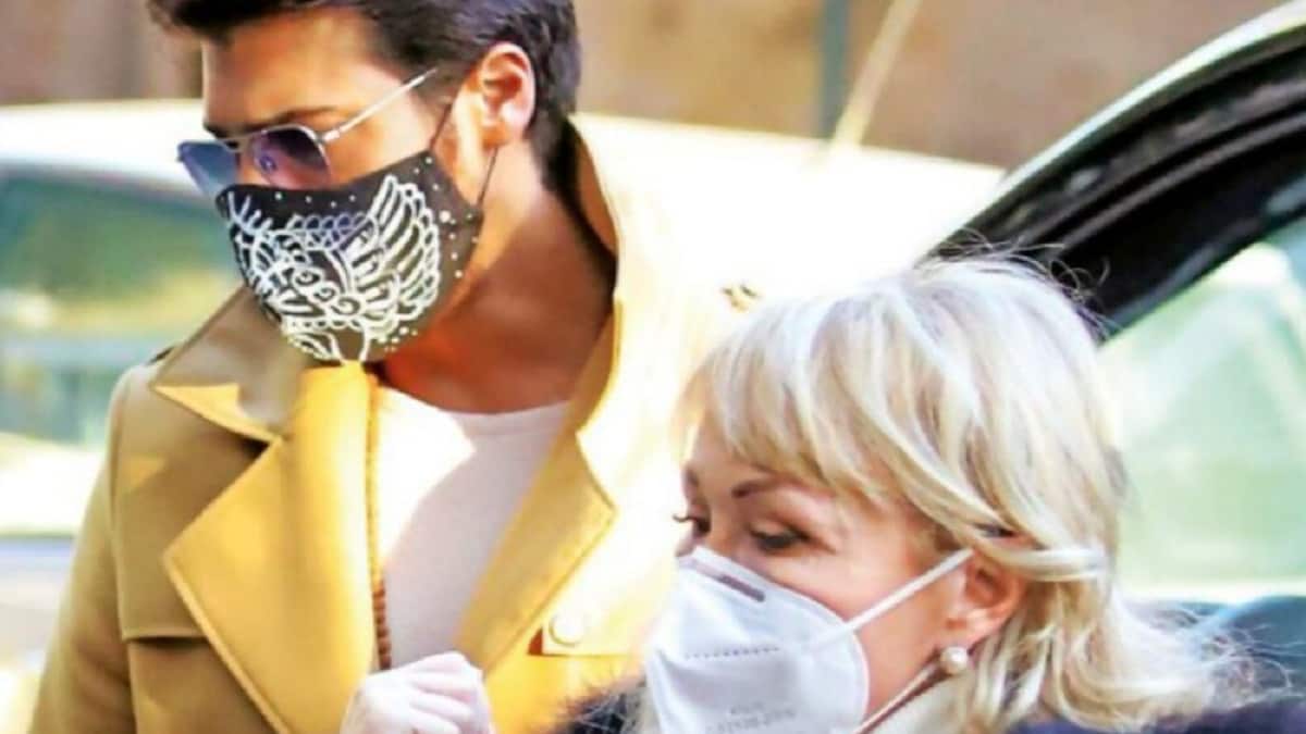 Can Yaman e Diletta Leotta matrimonio? Spuntano aereo e striscione con la proposta e un anello