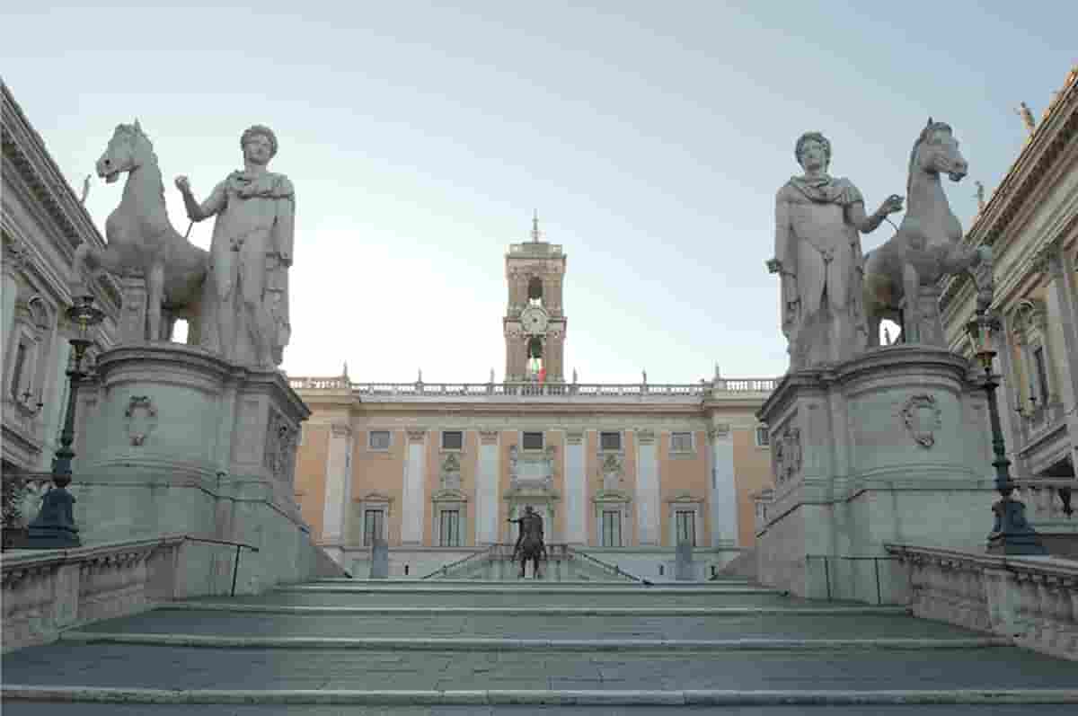 Cadavere decomposto, casa da sanificare. Roma Comune: siamo in smart working. E ci mette 7 mesi