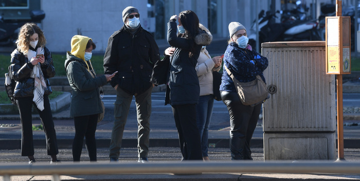 Lecco, controllore bus razzista