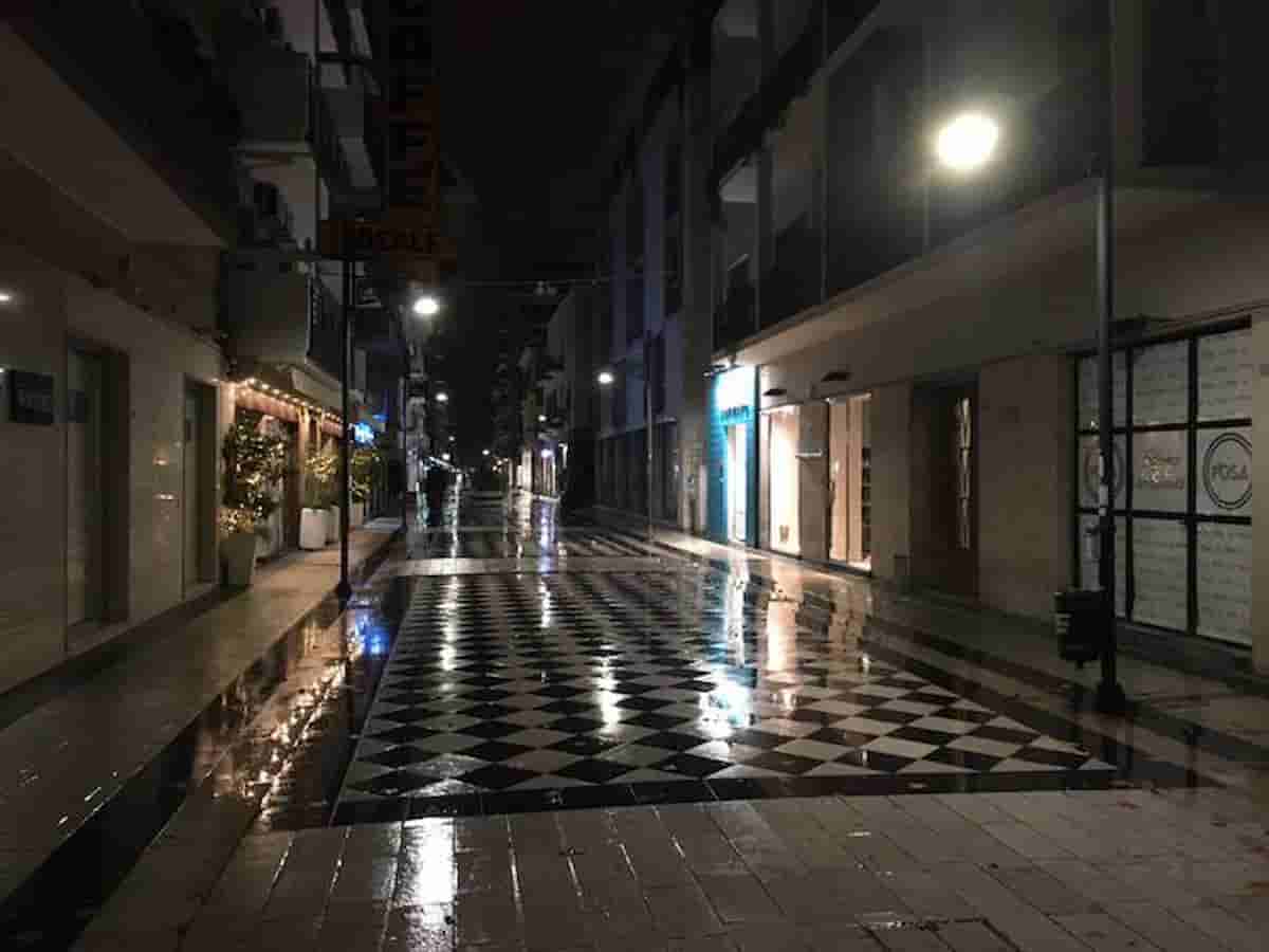 Variante inglese porta zona rossa e lockdown locali: a Pescara e Roccagorga (Latina) record di contagi