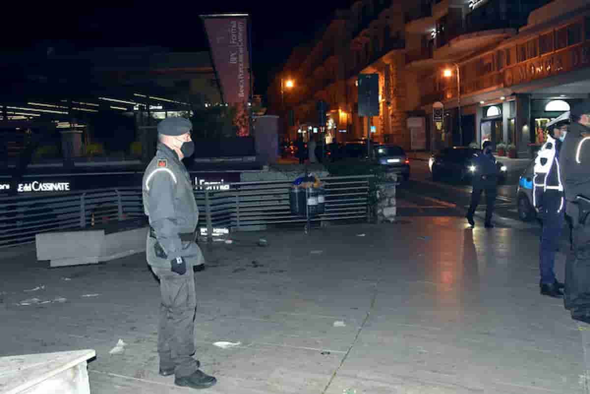 Rissa a Formia: Romeo Bondanese, ragazzo 17enne accoltellato a morte. Rissa simile a Napoli (ma senza morto)