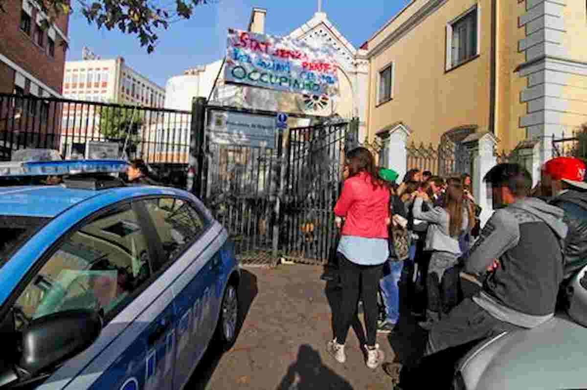 scuola occupata ansa
