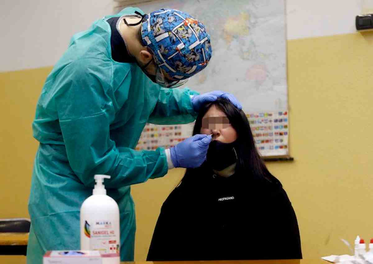 Varianti Covid in Centro Italia: si valuta allungamento della quarantena a 21 giorni