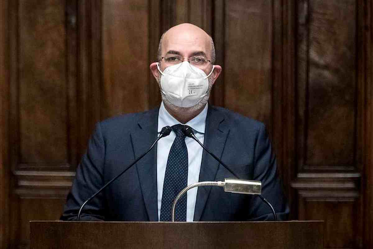 M5s, scissione è ufficiale: espulsi i 15 senatori che non hanno votato la fiducia al Governo Draghi