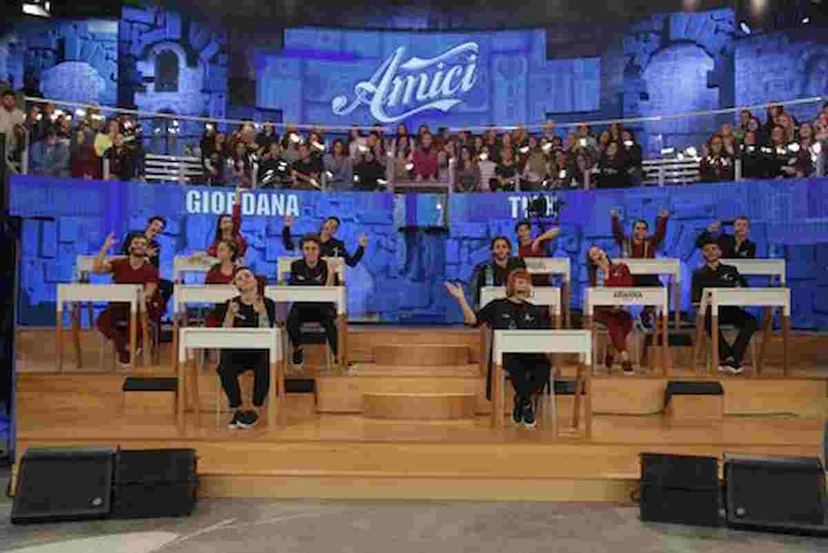 Anna Pettinelli chi è: Amici 20 di Maria De Filippi, marito, figli, età, vita privata, carriera conduttrice radiofonica