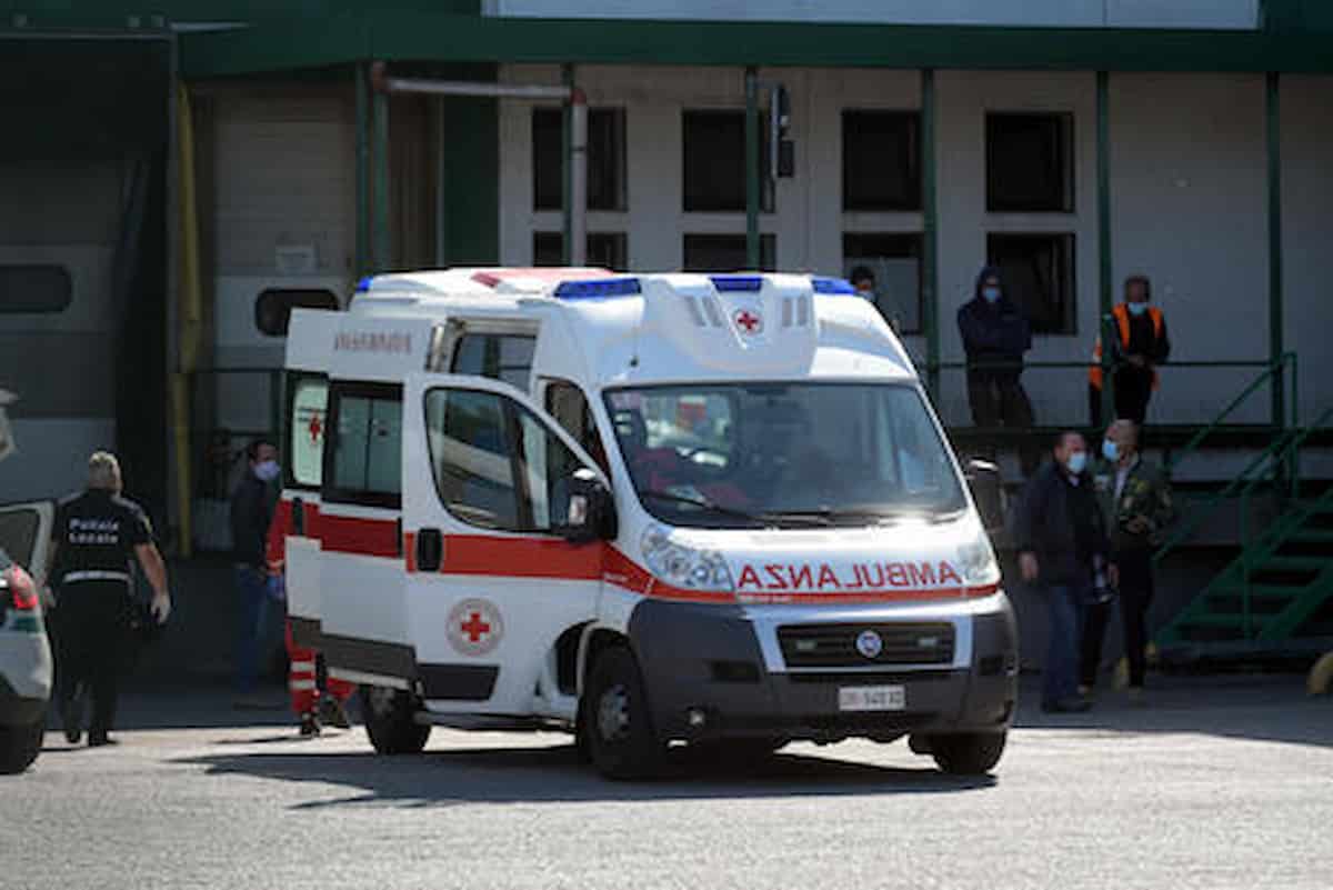 Napoli, incidente alla stazione ferroviaria Circum di Botteghelle