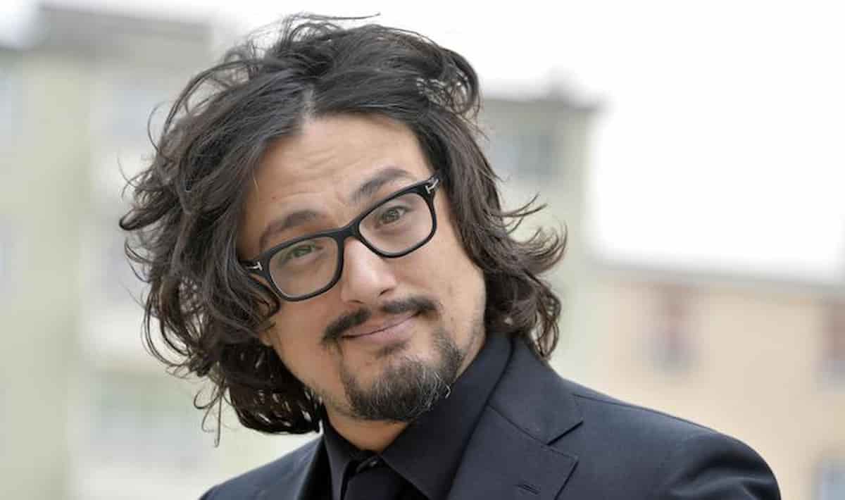 Alessandro Borghese, chef col Covid: non ha febbre, ma le ossa rotte e dolori ai reni