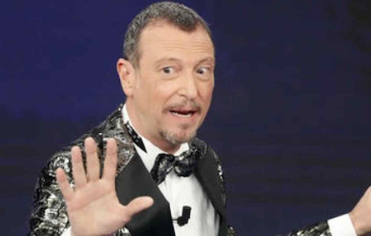 I soliti ignoti, Amadeus scioccato dal concorrente ('La Signora Coriandoli' Maurizio Ferrini) arrivato al parente misterioso zero euro