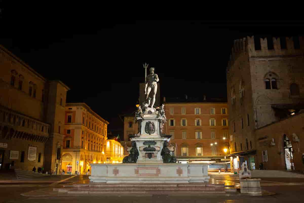 Bologna in zona rossa da domani giovedì 4 marzo: un anno dopo, una grande città in lockdown