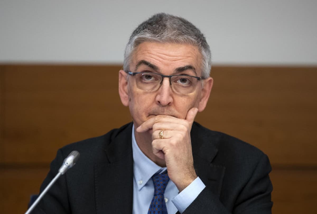 Silvio Brusaferro: "Sale l'incidenza dei casi tra bambini dai 10 anni. Curva cresce da 6 settimane"