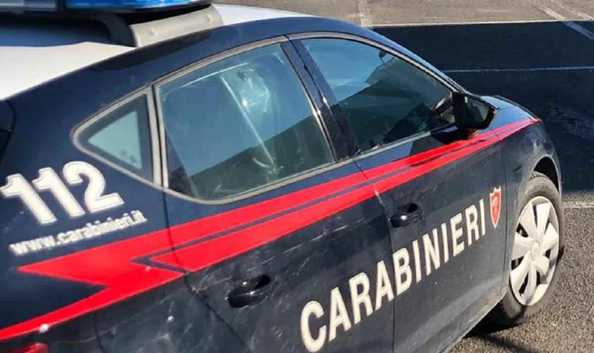 Sansepolcro (Arezzo): accoltella il papà e tenta suicidio, viene salvato proprio dal padre