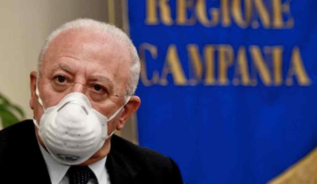 Campania in zona rossa, nuova ordinanza De Luca vieta gli spostamenti verso le seconde case ambito regionale