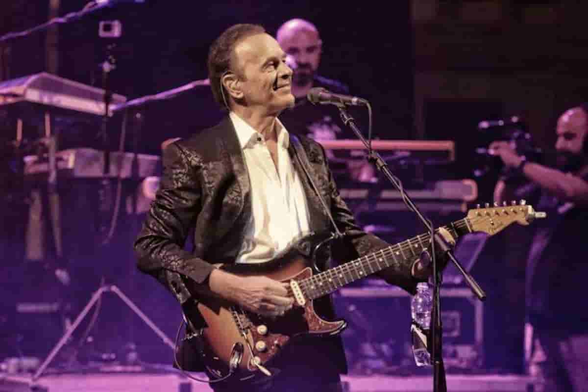 Dodi Battaglia chi è: età, figli, moglie, vita privata e carriera del chitarrista dei Pooh ospite a Oggi è un altro giorno