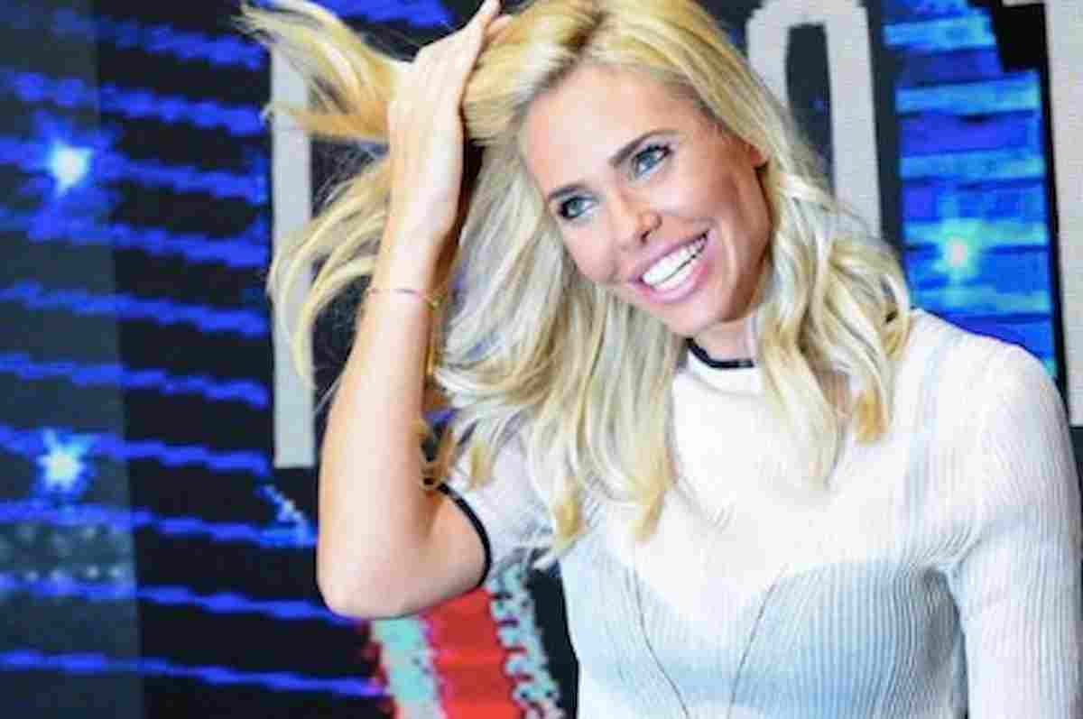 Isola dei Famosi 2021, conduttrice, ospiti, concorrenti: Elettra Lamborghini salta la prima puntata coronavirus