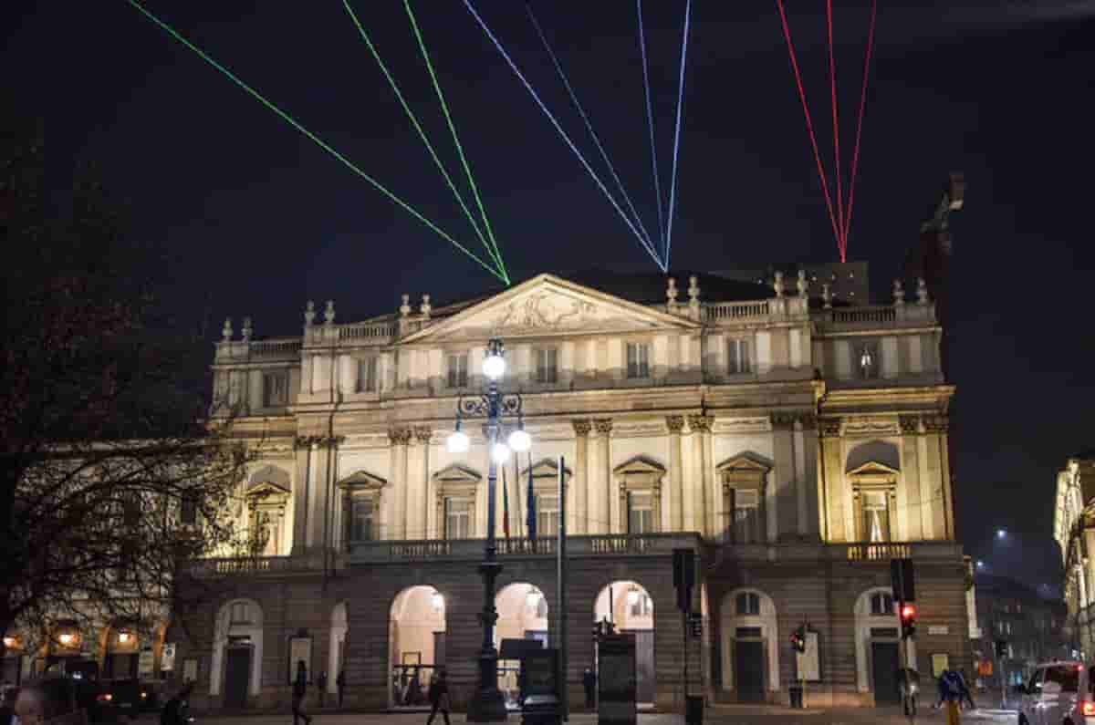 Teatro La Scala, focolaio Covid: 35 ballerini contagiati. Altri casi anche nella direzione